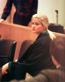 Anna Nicole Smith appears in probate court for a hearing on guardianship of her ailing husband, millionaire J. Howard Marshall, in 1995. She lost. Photo: BUSTER DEAN, CHRONICLE