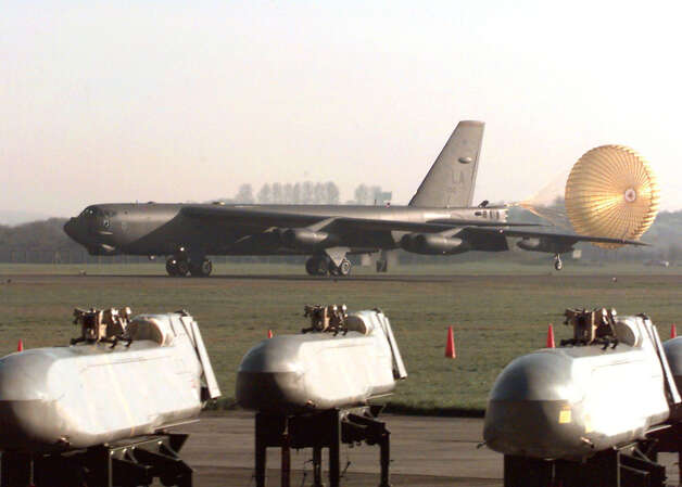 A B-52H taxies at RAF base Fairford, United Kingdom on
 March 29, 1999 past waiting cruise missiles for NATO operations over Kosovo. Photo: USAF, U.S. Air Force/Getty Images
 / Getty Images North America