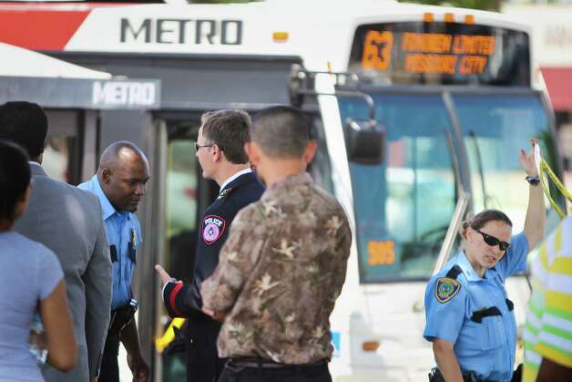 HPD officer fatally shoots knife-wielding man on Metro bus ...