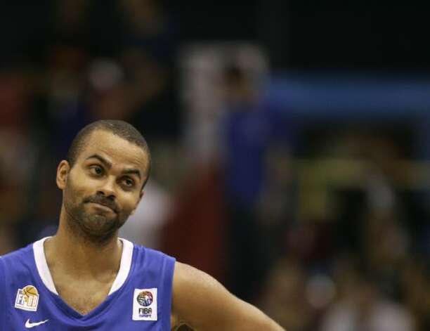 France's Tony Parker reacts during their EuroBasket 2009, European Basketball Championships group B match against Latvia, in Gdansk, northern Poland, Tuesday Sept. 8, 2009. (Darko Vojinovic / Associated Press) / SA