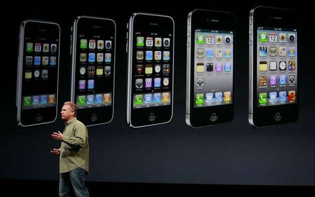 Philip Schiller, Apple senior vice president, outlines the new features on the iPhone 5. Photo: Mike Kepka, The Chronicle / SF