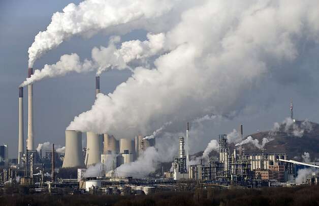 Greenhouse gases rise from a coal-burning plant in Gelsenkirchen, Germany, contributing to warming. Photo: Martin Meissner, Associated Press