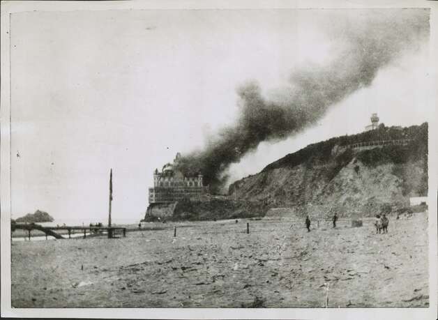 The second Cliff House survived the 1906 earthquake only to be swallowed in flames a year later.