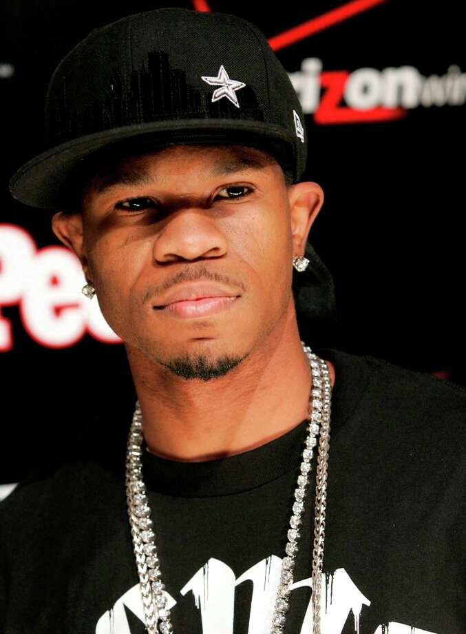 Rapper Chamillionaire, whose real name is <b>Hakeem Seriki</b>, hails from Houston. - 920x920