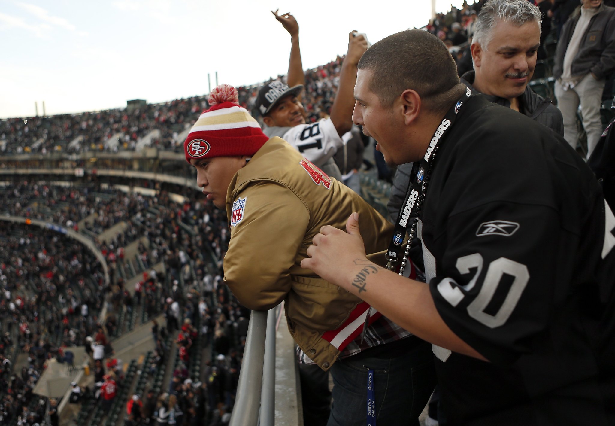 Raiders, Niners fans mellowed by mutual love of football, food - SFGate2048 x 1418