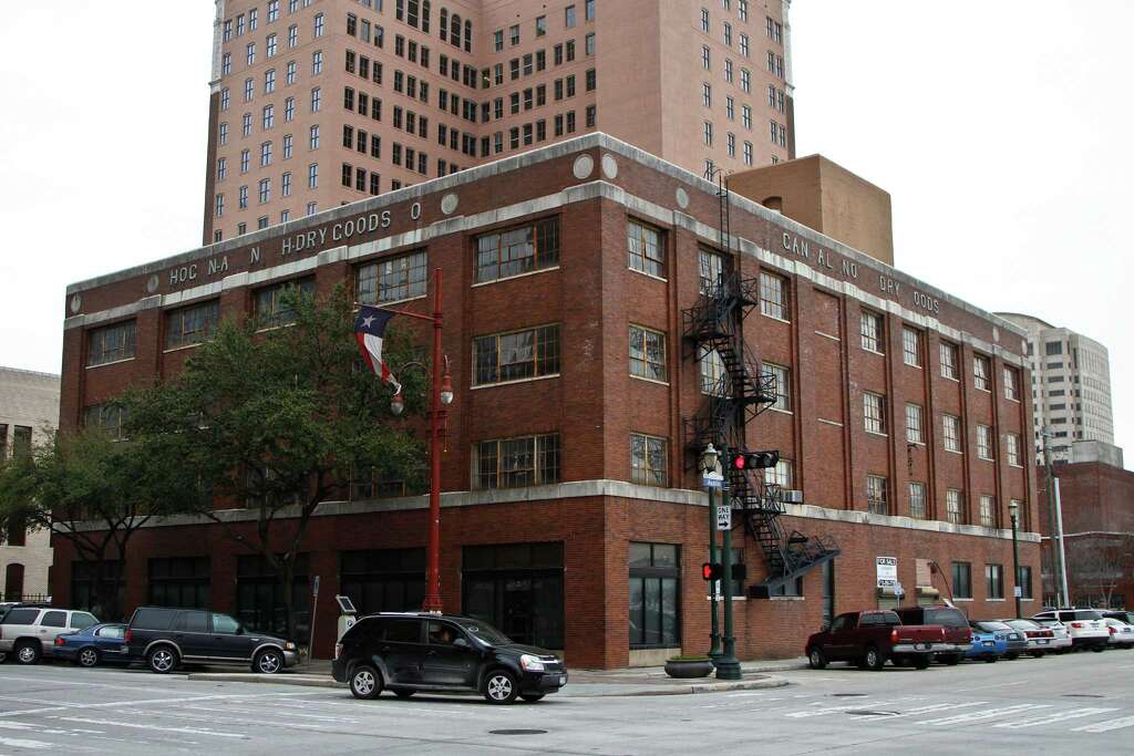 The Hogan-Allnoch building,1319 Texas Ave Friday, Feb. 19, 2010, in Houston.
No one showed up at last week's public auction to sell the Hogan-Allnoch building, which is now likely to become a parking lot.
County commissioners wanted to tear it down and use the land as a parking lot, but preservationists persuaded them to give someone a chance to buy it.  The county owns the four-story, 50,000-square-foot building at 1319 Texas Ave.
 ( Michael Paulsen / Chronicle ) Photo: Michael Paulsen, Staff / Houston Chronicle