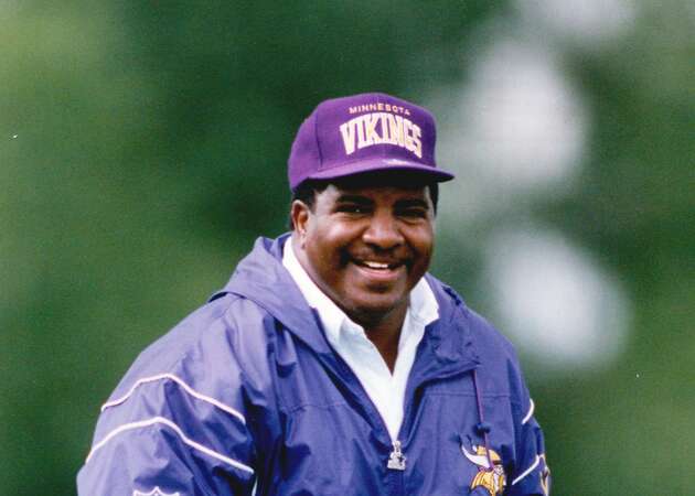 Dennis Green: Pioneering football coach passes away at 67
