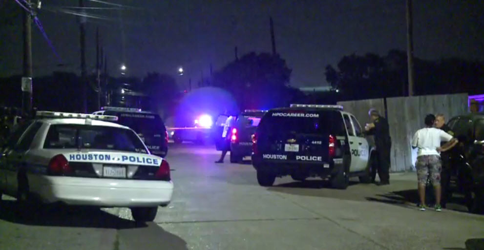 Shooting during argument leaves man dead in south Houston