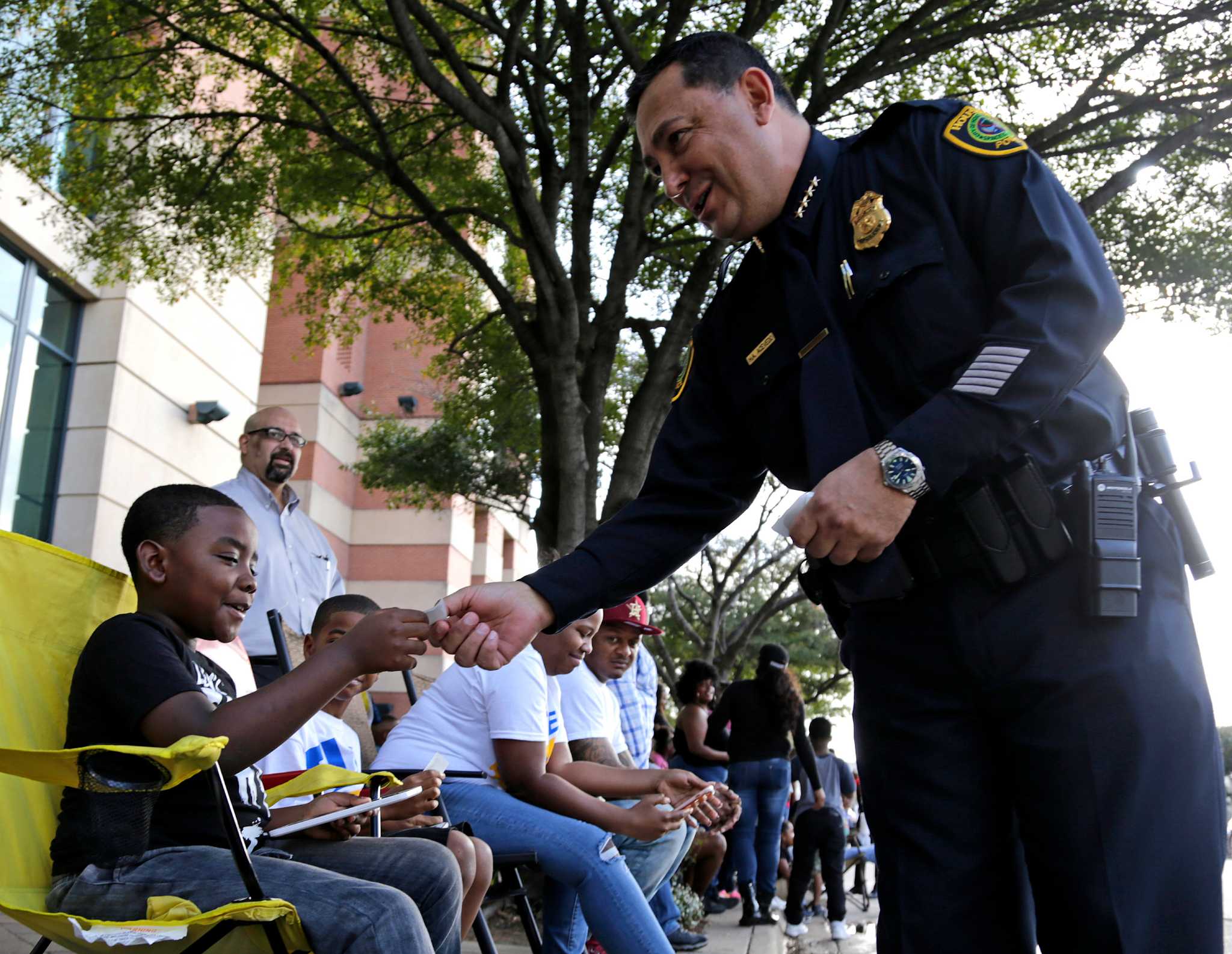Houston's new police chief, Art Acevedo, has first meeting with youth ... - Chron.com