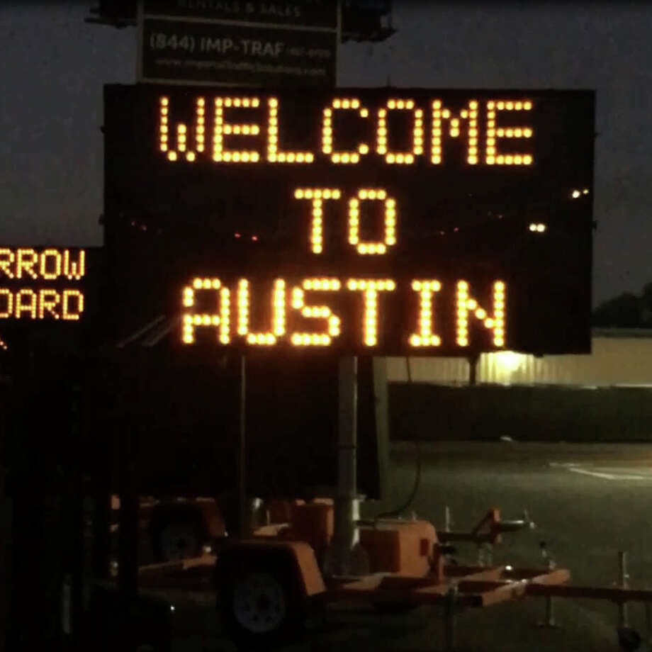 http://www.mysanantonio.com/news/local/texas/article/Hilarious-Austin-sign-offers-traffic-tips-for-10992649.php#photo-12526573