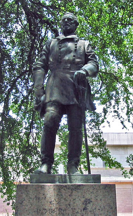 Statue of Robert E. Lee on the grounds of the University of Texas at Austin. Photograph by J. Williams. (July 12, 2003).