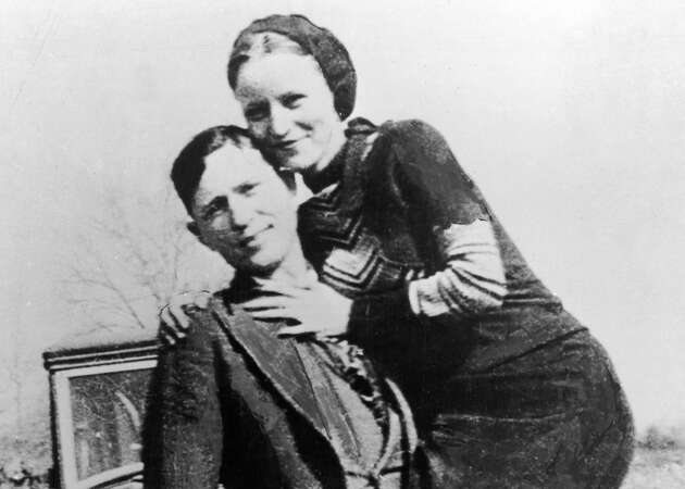 On this day, outlaws Bonnie and Clyde were shot to death fleeing Texas, Louisiana police