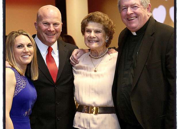 Sharon Suhr, mother of ex-police Chief Greg Suhr, dies at 82