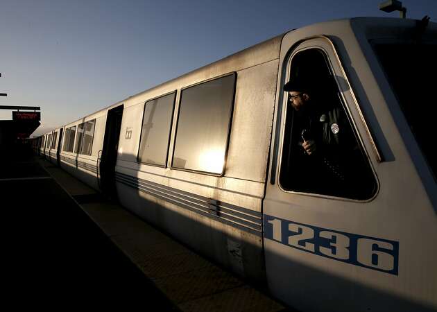 Stuck BART train causes major delays