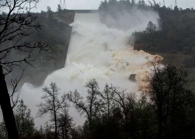 Courting disaster at Oroville Dam — key questions and answers