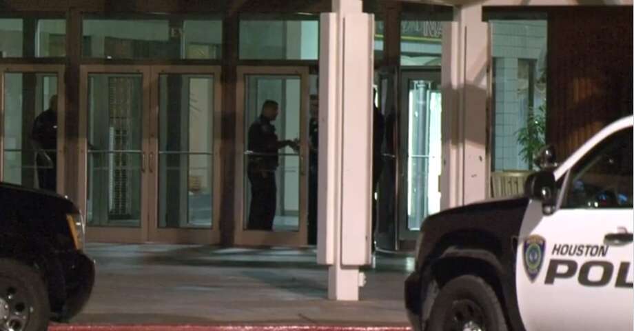 Security thwarts burglars at Greenspoint Mall