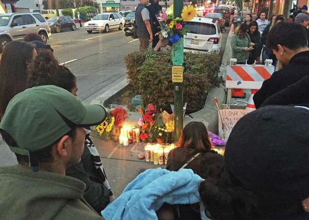 Teen victims of Alameda crash honored at memorial