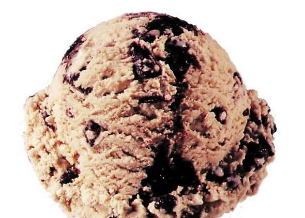 Man robs ice cream store with cone in one hand, gun in the other