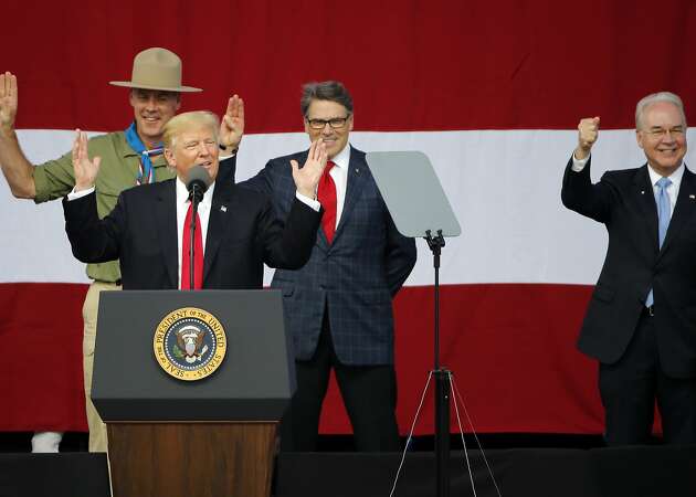 Yachts and 'the swamp': Trump's politically-charged speech to Boy Scouts