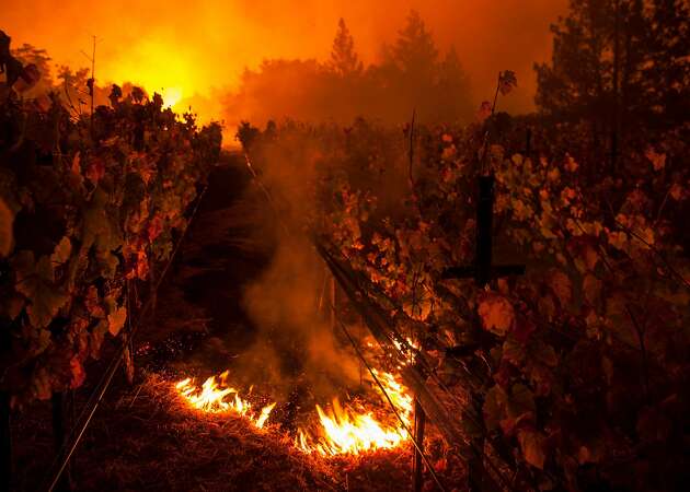 Live updates: Gusts expected to fuel Wine Country fires that have killed 17
