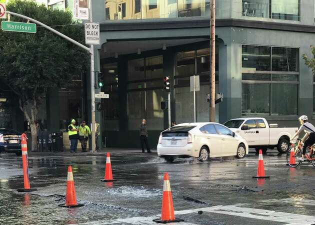 Water main break floods intersection in SF's SoMa neighborhood