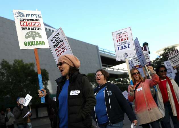 Oakland workers suspend strike — but no contract in place